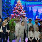 🎶✨-Сиқырлы-ноталар-—-2-Д-сыныбыБүгін-сахнада-мейірімді-жаңа-жылдық-ертегі-жанданды-🎄Жас-өн