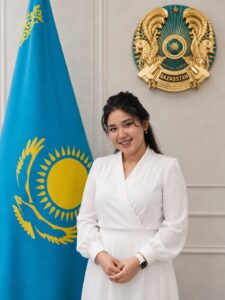 Директордың тәрбие ісі жөніндегі орынбасары: 
Қошан Әсем Серікқызы
